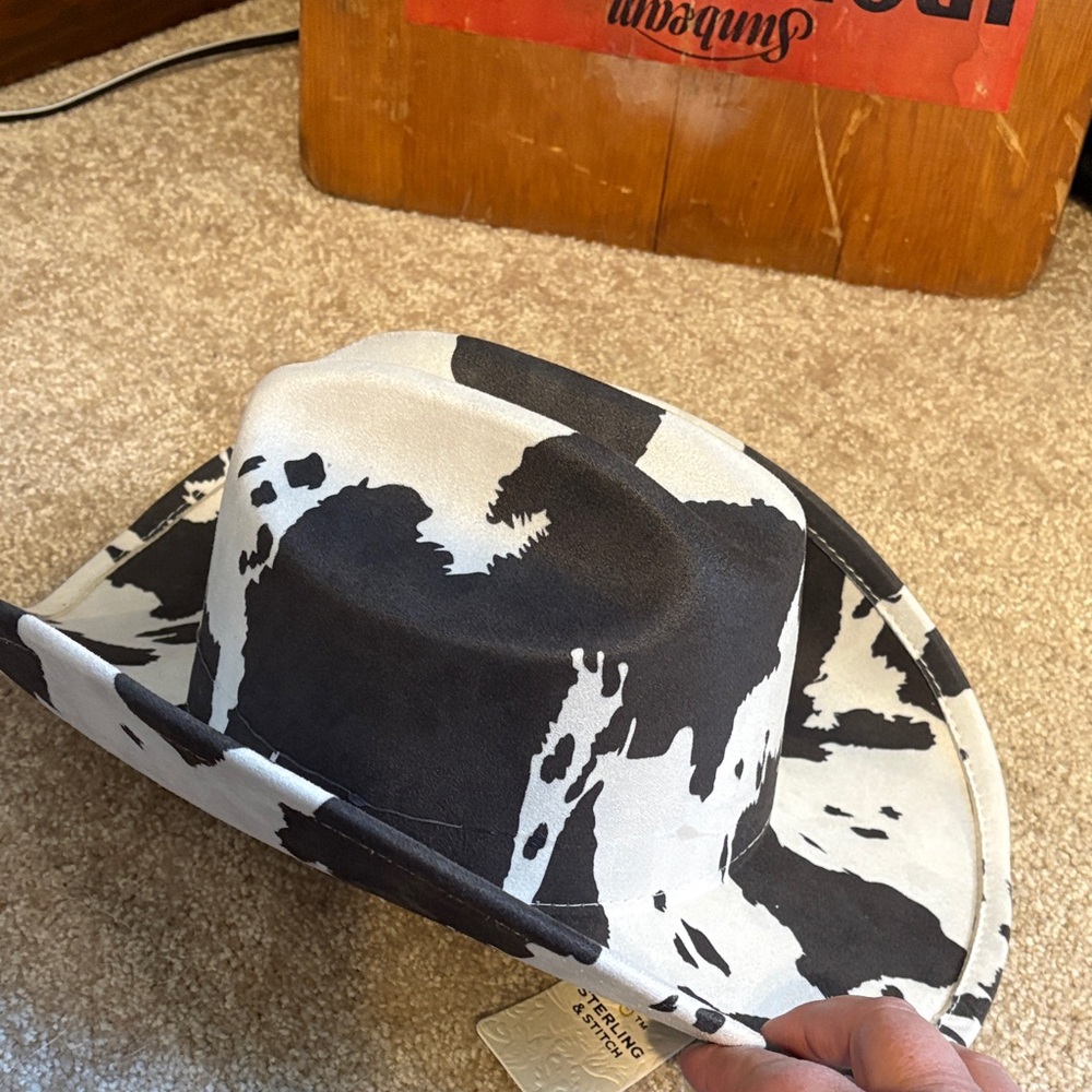 Black & White Cowprint Cowboy Hat - women’s Fashion Hat